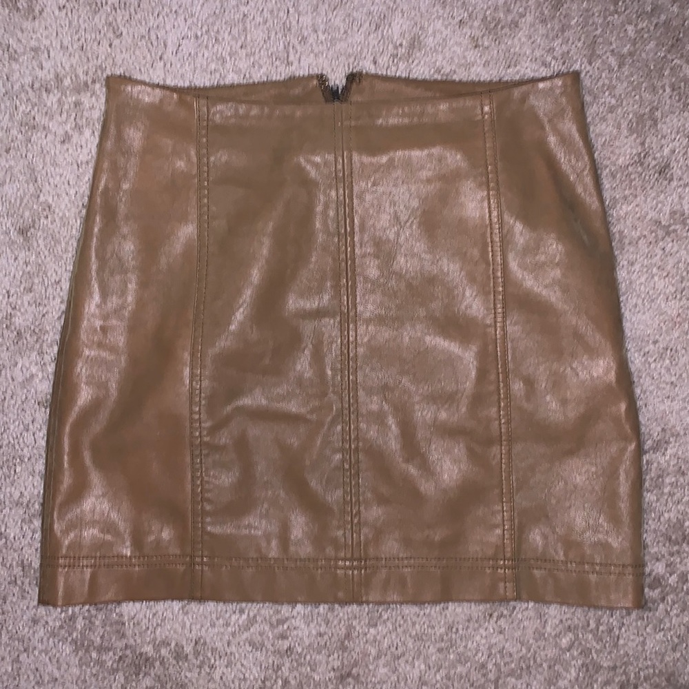 Free People Women’s Chestnut Modern‎ Femme Vegan Faux Leather Mini Skirt.